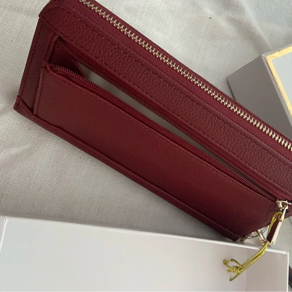 Clutch by Guess USA - Picture 3 of 12
